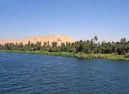 Нил и на горизонте - холмы