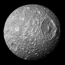Мимас - классический спутник Сатурна
