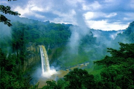 Камерунский водопад