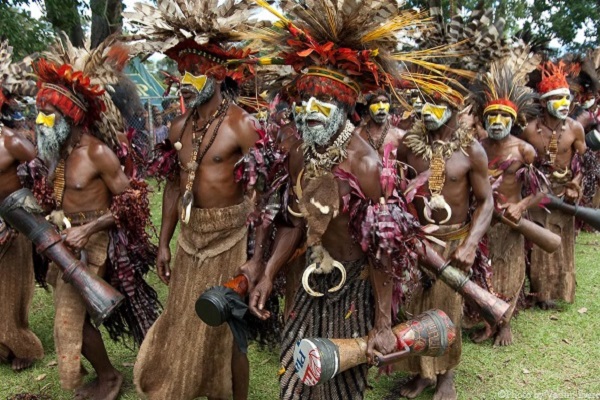 Папуасы и 820 основных языков Папуа - Новой Гвинеи