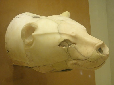 Скульптурное изображение головы льва (без гривы)