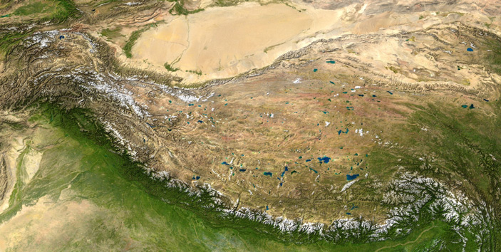 Тибетское плато между Гималайским хребтом с юга и пустыней Такла-Макан с севера